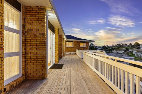 Photo of property in 6 Mahinga Place, Massey, Auckland, 0614