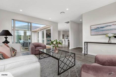 Photo of property in 137 Godfrey Drive, Orewa, 0931