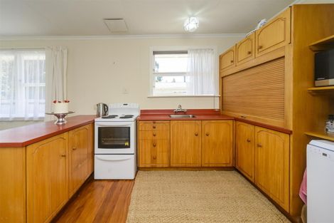 Photo of property in 17 Skerman Street, Marton, 4710