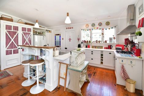 Photo of property in 2b Mcleod Street, Helensville, 0800