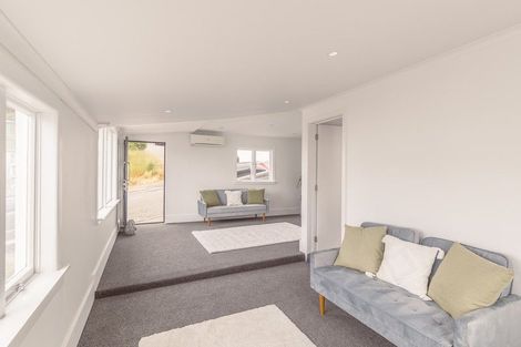 Photo of property in 24 Voelas Road, Lyttelton, 8082