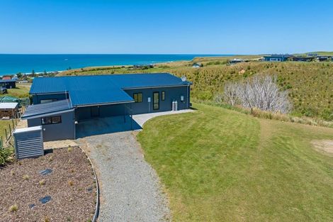 Photo of property in 5 Pukeko Place, Riversdale Beach, Masterton, 5872