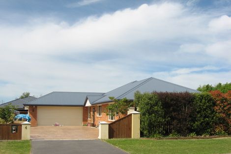Photo of property in 4 Harrod Place, Rangiora, 7400