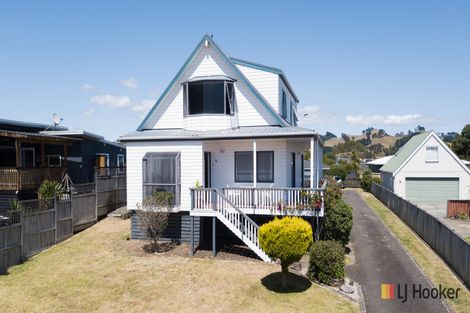 Photo of property in 74 Dillon Street, Waihi Beach, 3611