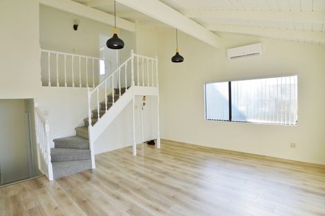 Photo of property in 83 Hobsonville Road, West Harbour, Auckland, 0618