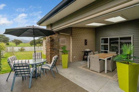 Photo of property in 96 The Drive, Paraparaumu Beach, Paraparaumu, 5032
