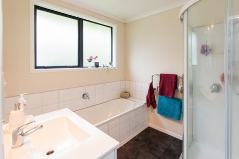 Photo of property in 4 Northbrook Court, Roslyn, Palmerston North, 4414