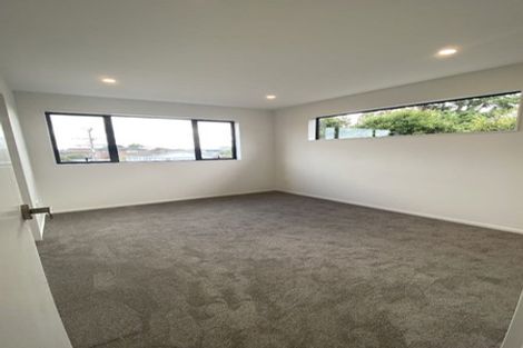 Photo of property in 9a Edwards Avenue, Henderson, Auckland, 0610
