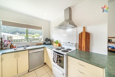 Photo of property in 5a Kilkenny Grove, Wainuiomata, Lower Hutt, 5014