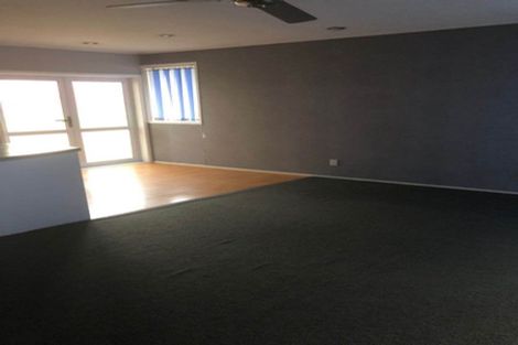 Photo of property in 35 Glenbervie Crescent, Massey, Auckland, 0614