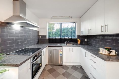 Photo of property in 18 Heaphy Place, Casebrook, Christchurch, 8051