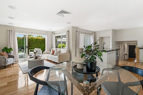 Photo of property in 5 Mural Place, Greenhithe, Auckland, 0632