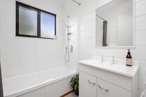Photo of property in 8 De Renzie Place, Kirwee, Darfield, 7571