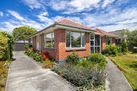 Photo of property in 87 Aorangi Road, Bryndwr, Christchurch, 8053