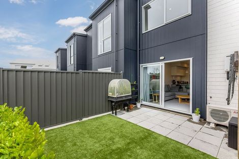 Photo of property in 34 Koreke Close, Kenepuru, Porirua, 5022