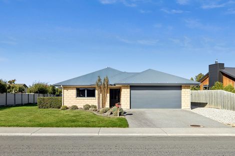 Photo of property in 1 Coromandel Street, Wanaka, 9305