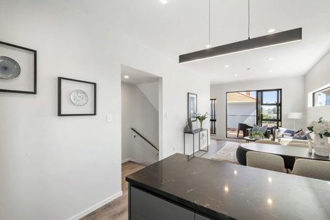 Photo of property in 2/1 Egremont Street, Belmont, Auckland, 0622