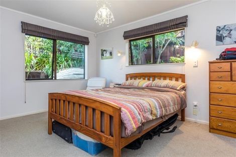 Photo of property in 11 Javelin Place, West Harbour, Auckland, 0618