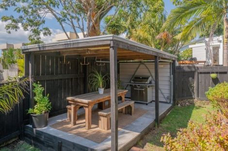 Photo of property in 24 Gardner Avenue, New Lynn, Auckland, 0600