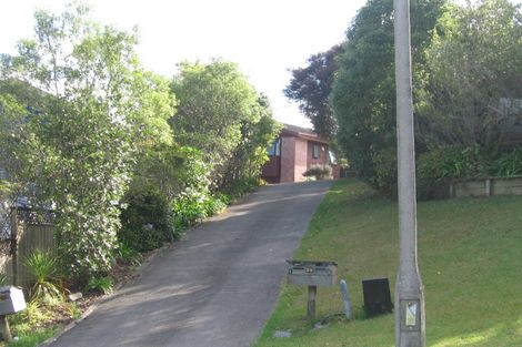 Photo of property in 2/39 Radiata Lane, Chatswood, Auckland, 0626