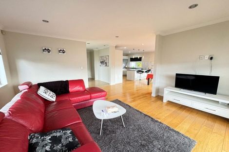Photo of property in 21 Hornbill Drive, Fairview Heights, Auckland, 0632
