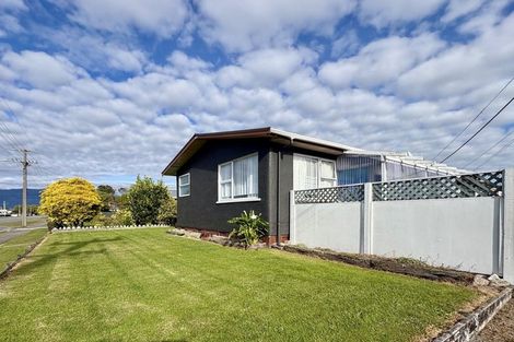 Photo of property in 48 Peel Street, Westport, 7825