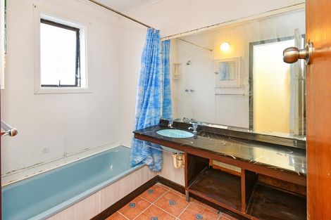 Photo of property in 14 Grove Road, Papakura, 2110