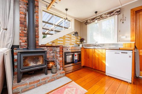 Photo of property in 6 Edwards Street, Kimbolton, Feilding, 4777