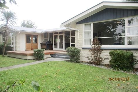 Photo of property in 2 Ilfracombe Place, Burnside, Christchurch, 8053