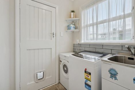Photo of property in 2 Selwyn Street, Levin, 5510