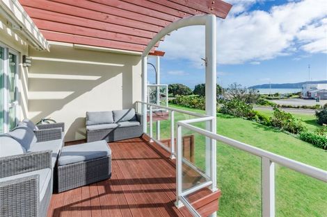 Photo of property in 4/1 Marine Parade, Paraparaumu Beach, Paraparaumu, 5032