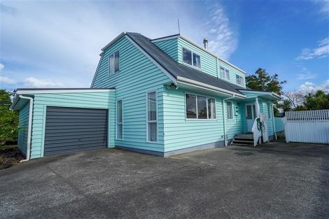 Photo of property in 1 Moana Avenue, Bayswater, Auckland, 0622