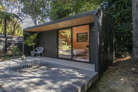 Photo of property in 3 George Avenue, Herald Island, Auckland, 0618