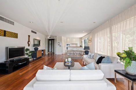 Photo of property in 1/7 The Promenade, Takapuna, Auckland, 0622