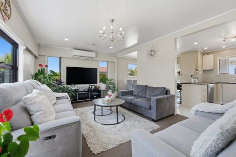 Photo of property in 69 Holmes Road, Manurewa, Auckland, 2102