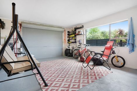 Photo of property in 3 Revell Court, Pukekohe, 2120