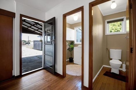 Photo of property in 162 Seaview Road, Westown, New Plymouth, 4310