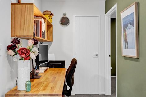 Photo of property in 8 Bright Way, Lower Vogeltown, New Plymouth, 4310