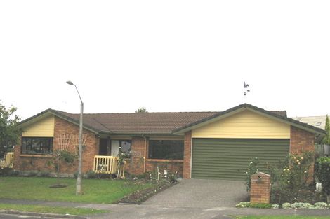 Photo of property in 28 Cherub Place, West Harbour, Auckland, 0618