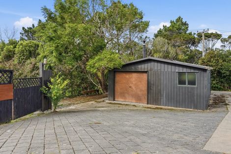 Photo of property in 1 Bush Point Road, Cable Bay, 0420