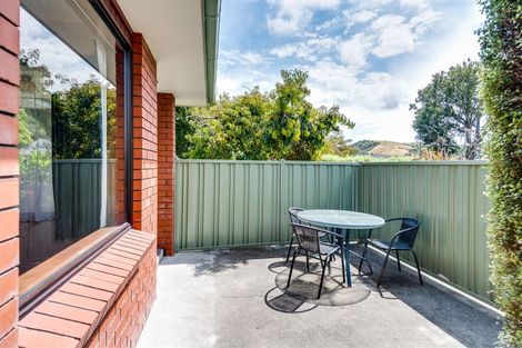 Photo of property in 1 Lowther Place, Taradale, Napier, 4112