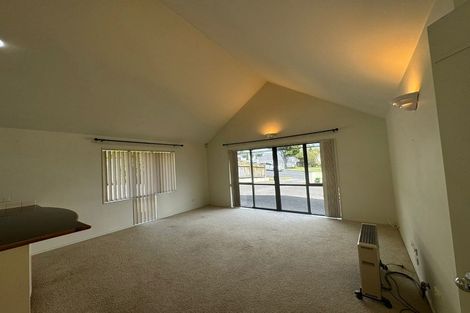 Photo of property in 1 Capistrano Mews, Goodwood Heights, Auckland, 2105