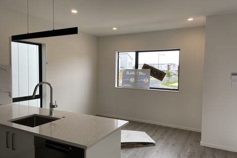 Photo of property in 37 Kairakau Street, Papakura, 2110