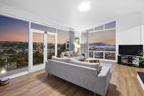 Photo of property in 77 Easther Crescent, Kew, Dunedin, 9012