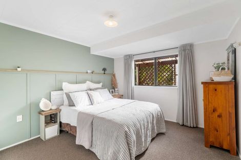 Photo of property in 6 Rautawhiri Road, Helensville, 0800