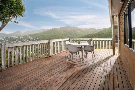 Photo of property in 9 Kapil Grove, Khandallah, Wellington, 6035