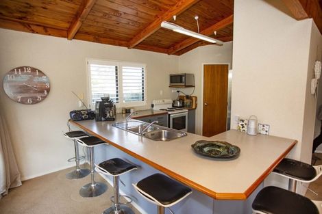 Photo of property in 202 Beverley Terrace, Whangamata, 3620