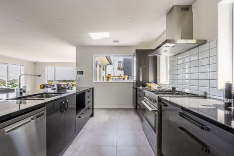 Photo of property in 103 Kakariki Grove, Waikanae, 5036