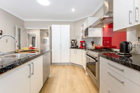 Photo of property in 4 Peel Lane, Aotea, Porirua, 5024