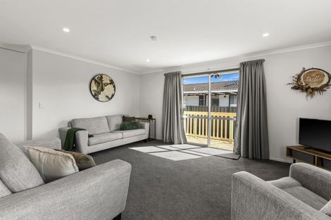 Photo of property in 4 Otatara Road, Taradale, Napier, 4112